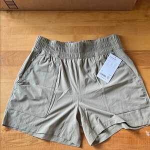 Athleta Women's Cargo Shorts in Tan